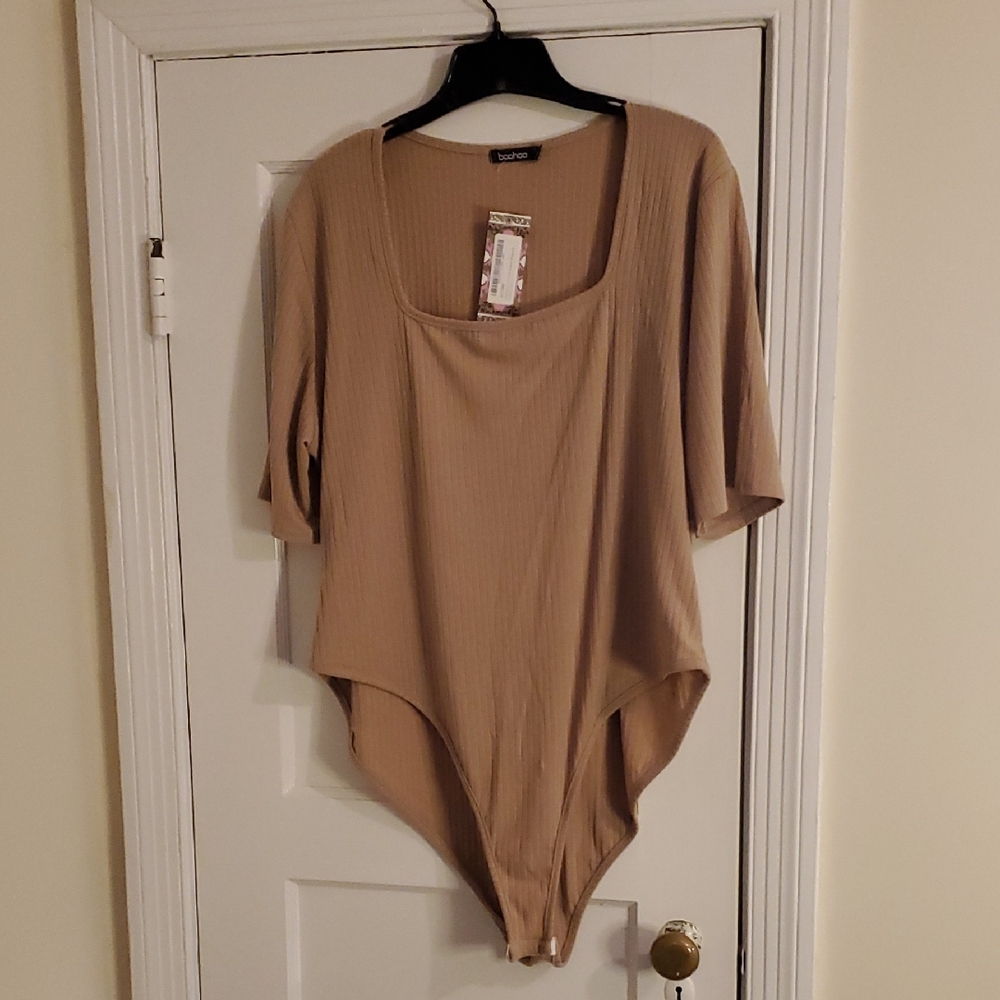 Boohoo Asymmetrical Tan Fitted Bodysuit 3/4 Sleeve